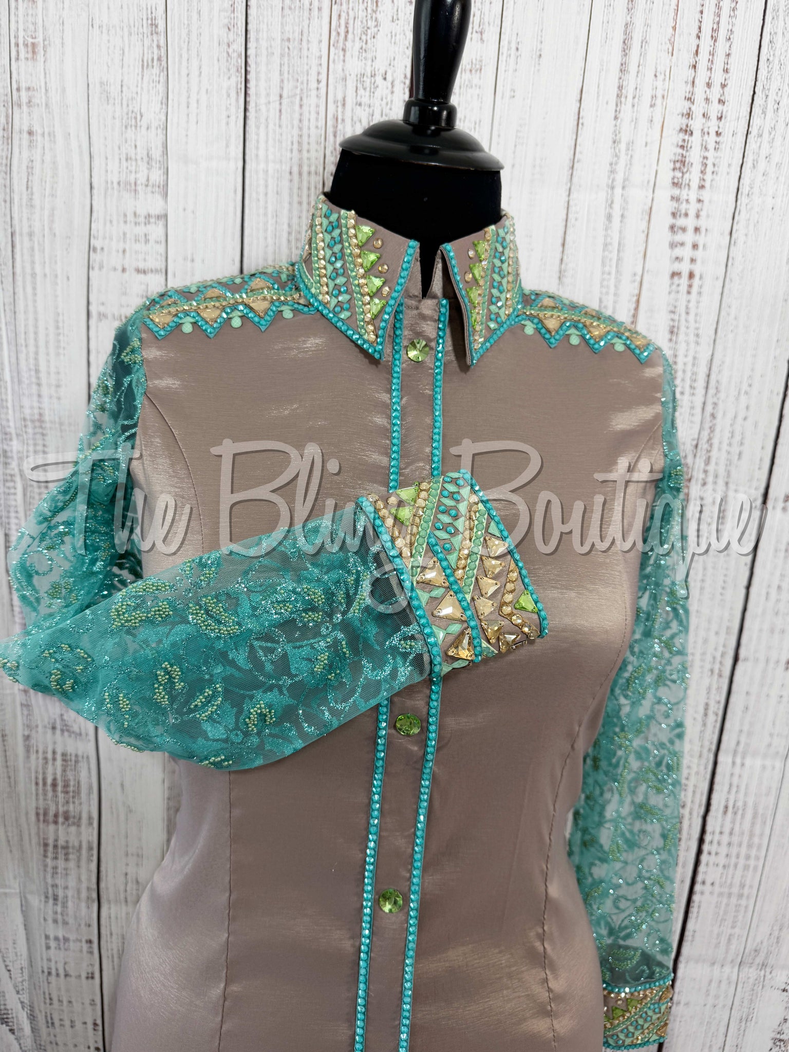 Fawn, Teal, Mint & Tan Day Shirt With Lace Sleeves (XL)